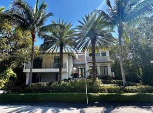 561 Hampton Ln, Key Biscayne, FL 33149