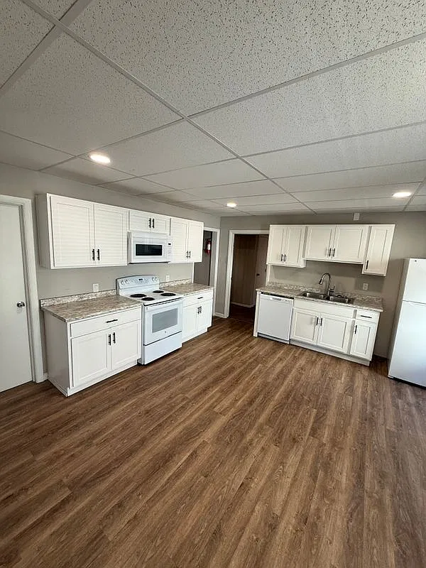 2 bed, 1.0 bath, 1200 sqft, $1,850 — Photo 1
