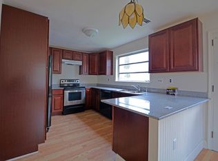 200 1/2 W Wayne Ave, Wayne, PA 19087