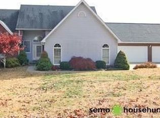 351 Touchdown Dr, Jackson, MO 63755