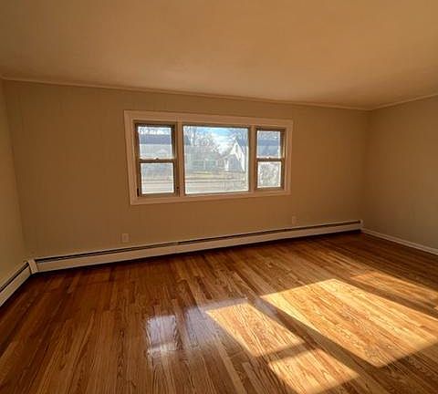 5th image of 482 Brewer St