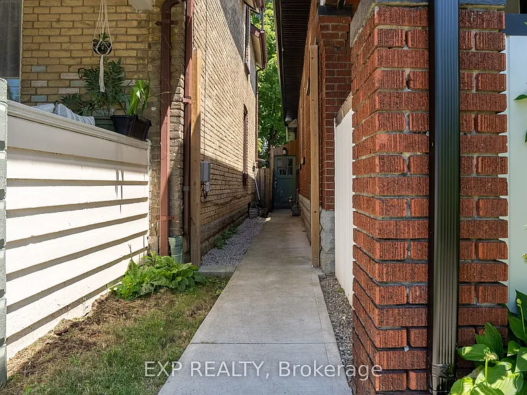 318 Ashland Ave #2 — Photo 18