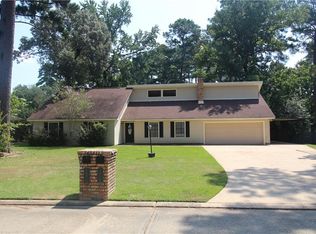 1505 E Medalist Rd, Pineville, LA 71360