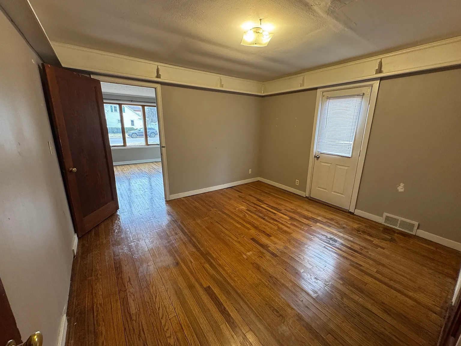 4 bed, 1326 sqft, $1,500 — Photo 3