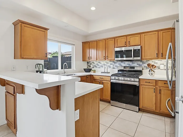 1774 Elm Ave — Photo 13