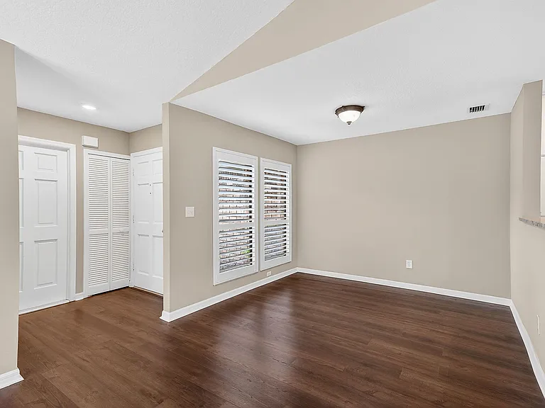 1886 Demetree Dr — Photo 6