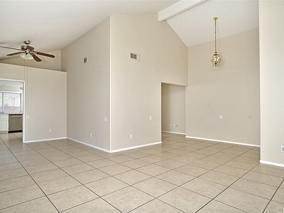3rd image of 1366 Lindsey Ct