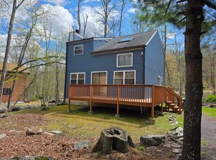 362 Somerset Dr, East Stroudsburg, PA 18301