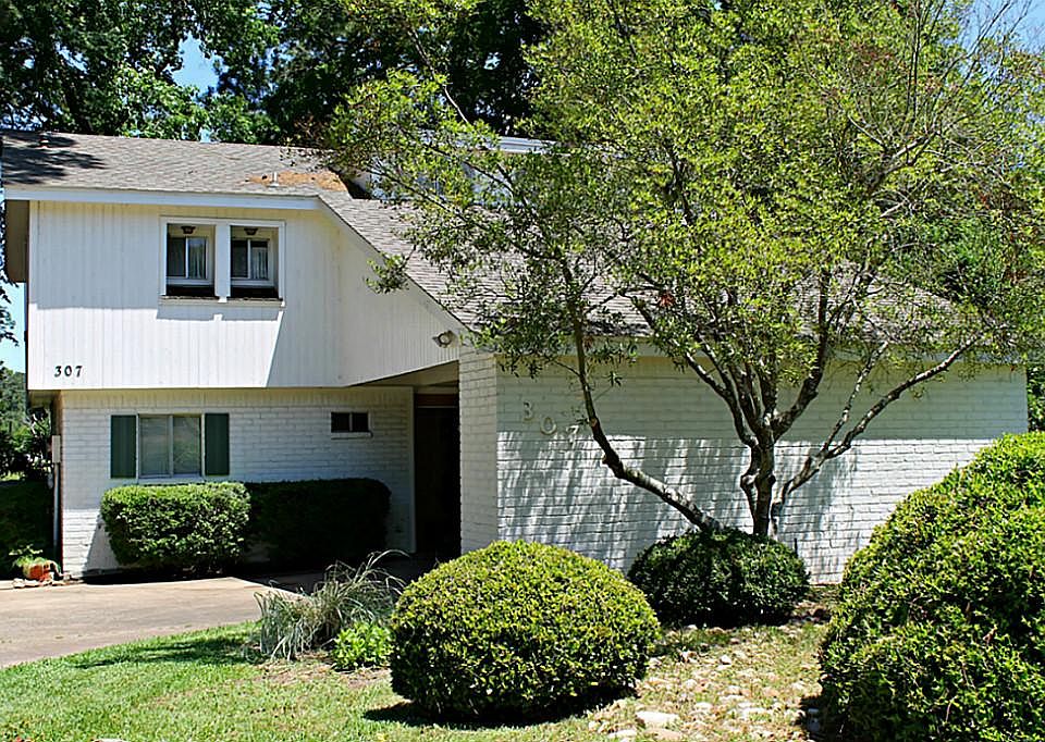 1st image of 307 Brookhollow Dr