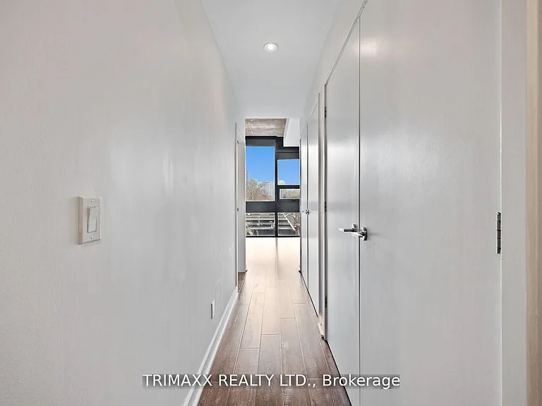 60 Bathurst St #403 — Photo 17