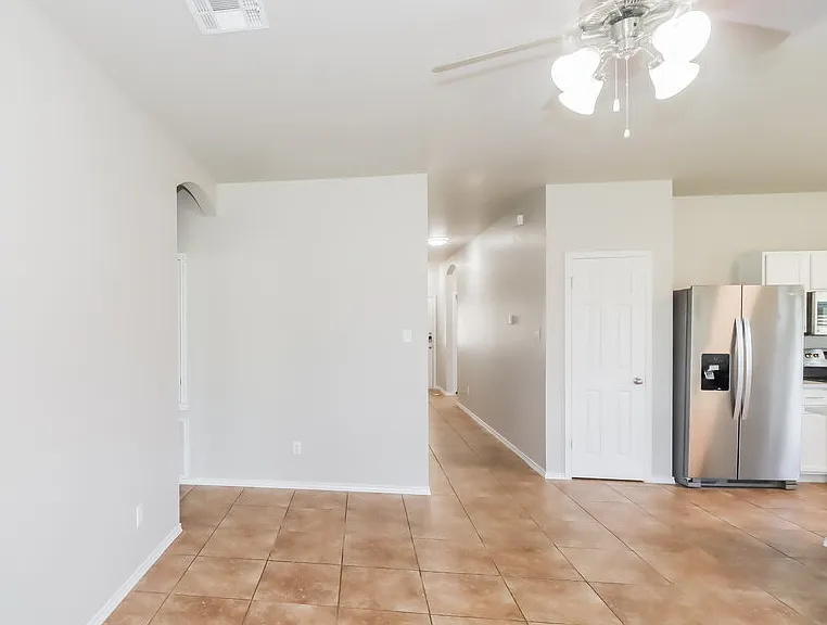 102 Creek Ledge Dr — Photo 4