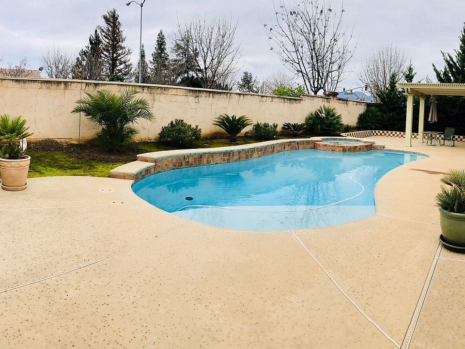 2nd image of 2293 Indian Springs Dr
