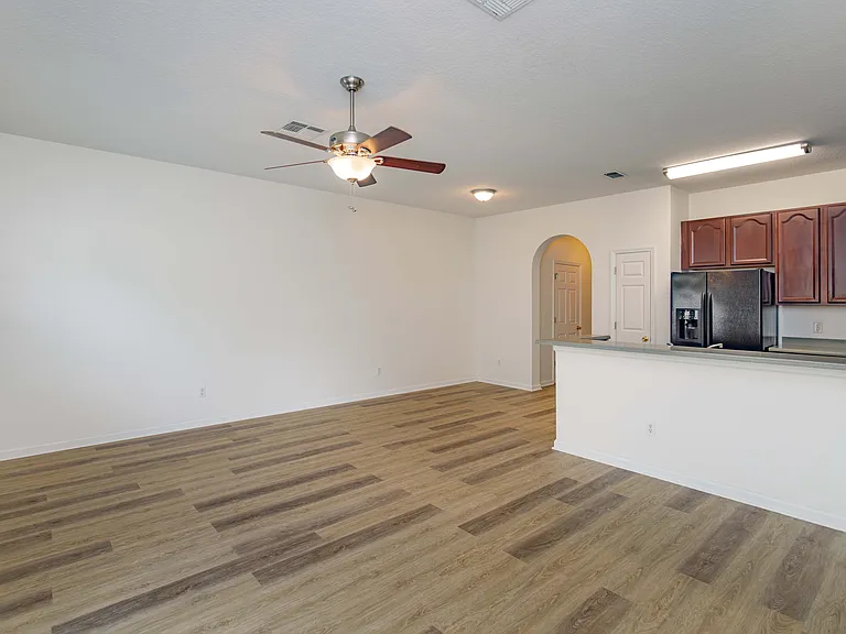 16460 Cedar Crest Dr — Photo 6