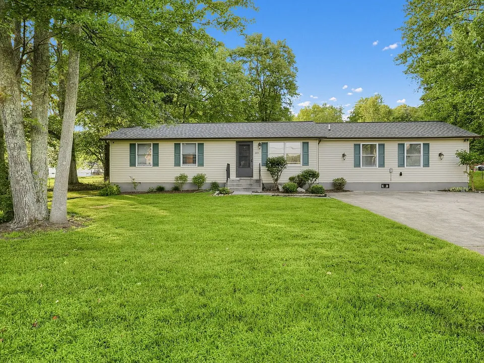 205 Manning Rd E