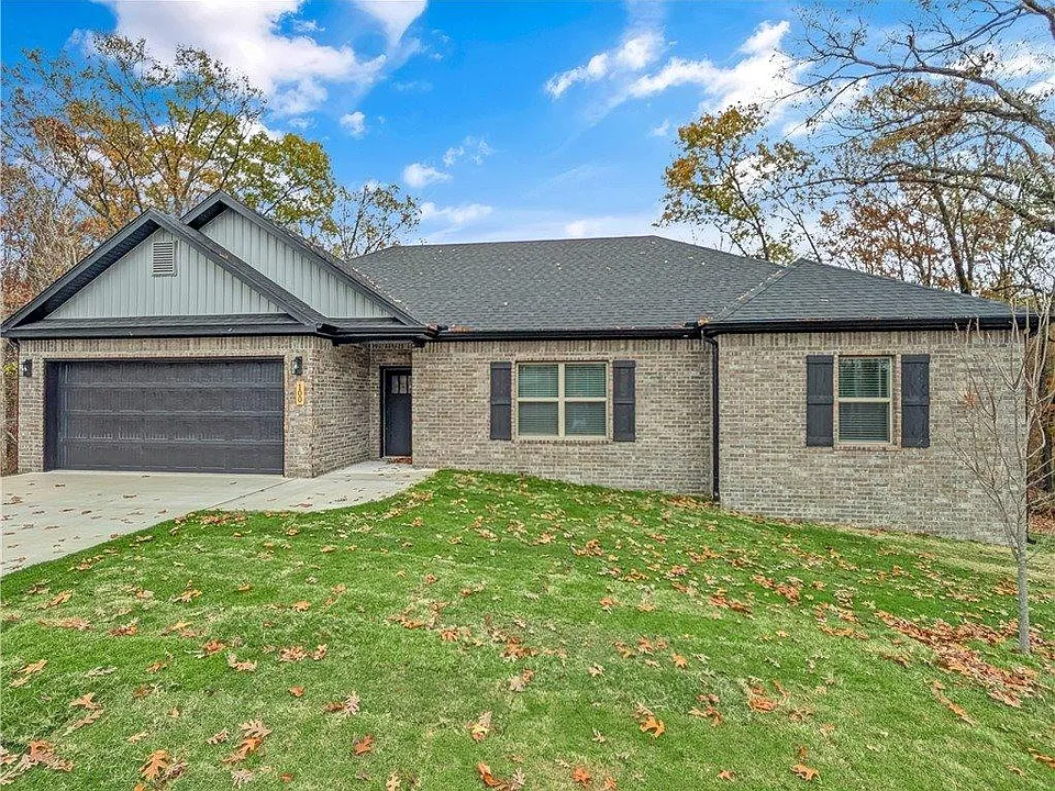 100 Selkirk Dr