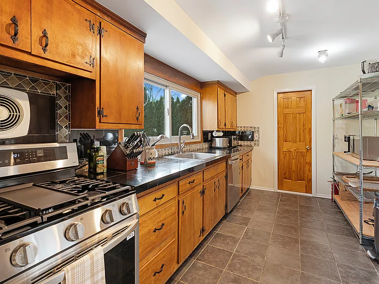 40 Roman Rd — Photo 10