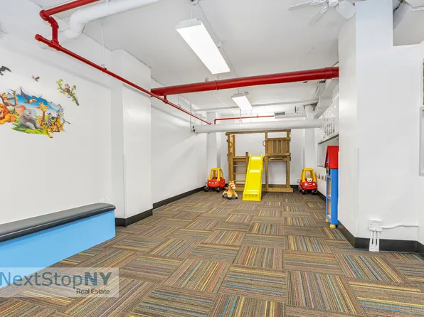 1175 York Avenue image 15 of 19