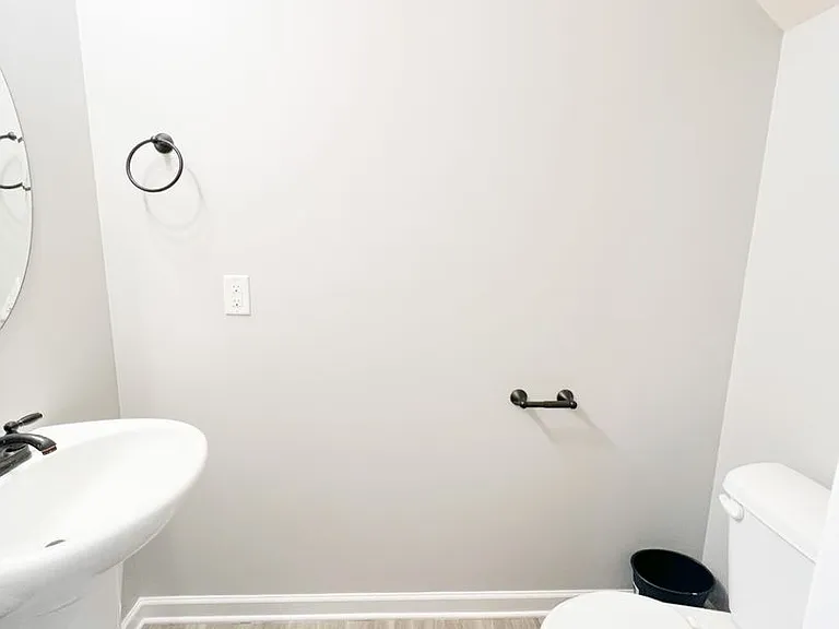 2279 McCormick Ln #B — Photo 8