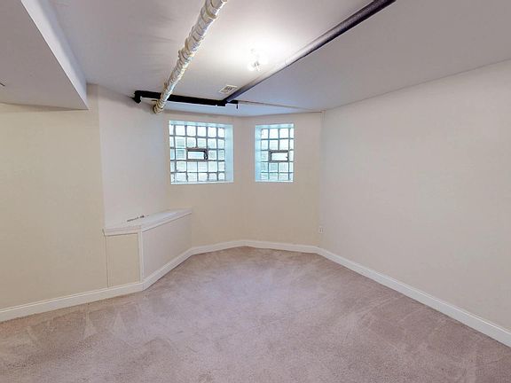5th image of 1315 W Eddy St #B