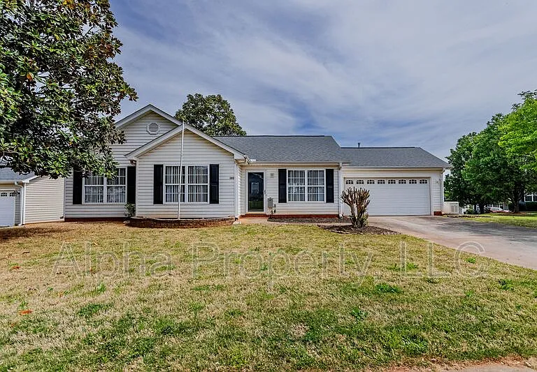 103 Hickory Rock Ln — Photo 1
