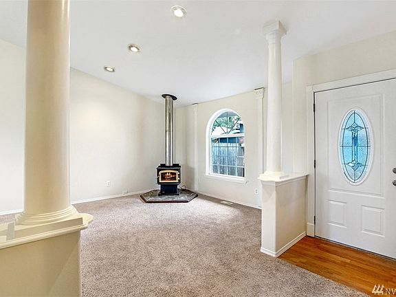 4th image of 13717 Cedar Cir E