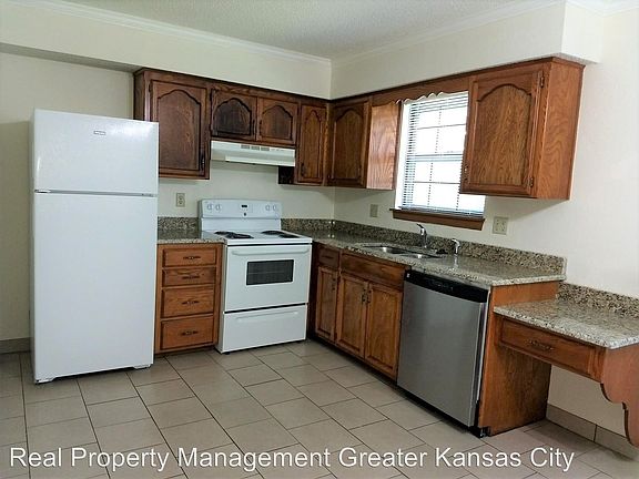2nd image of 3512 NE Independence Ave
