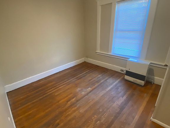5th image of 288 W Lawrence St #1