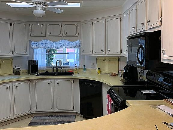 3rd image of 7809 Homer Ave
