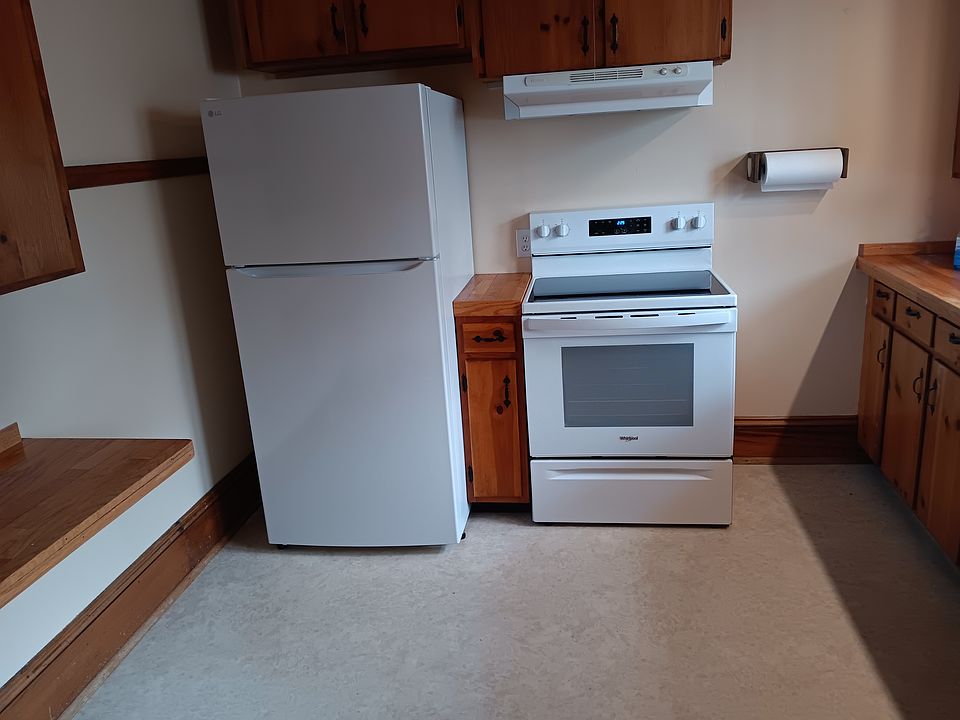 kitchen, new stove and refridgerator,