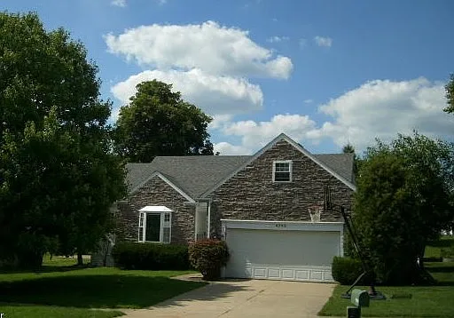 4703 Shenandoah Dr photo 1