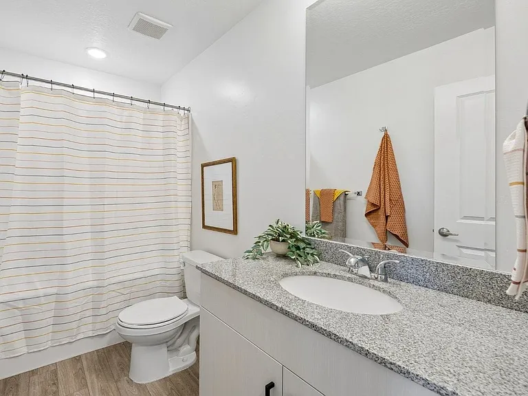 Desert Village Townhomes — Photo 10