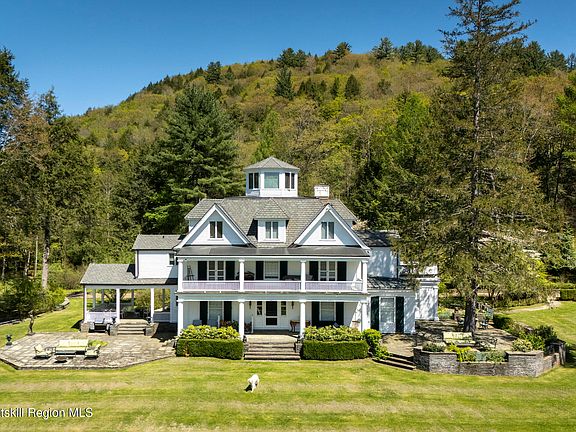 3rd image of 390 Erpf Road Road