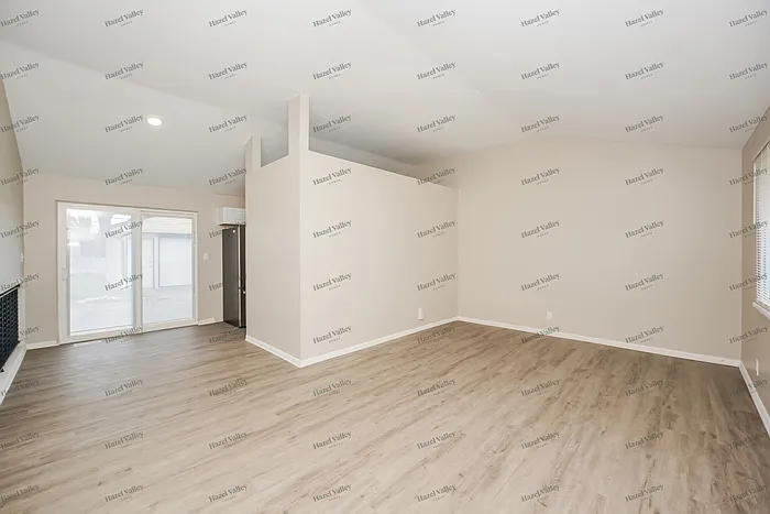 6347 Edgehurst Dr — Photo 5
