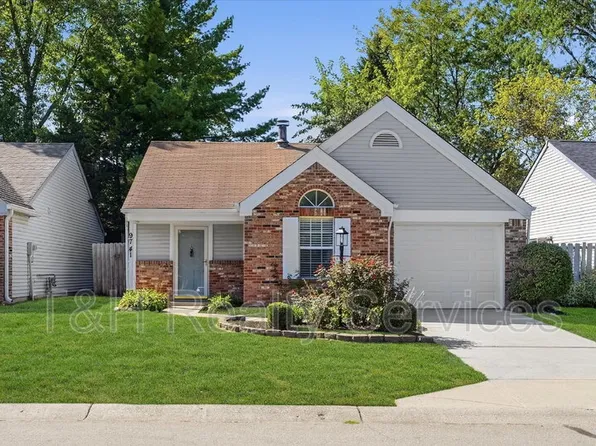 9741 Roxbury Dr, Fishers, IN 46038
