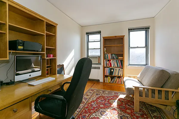 Sold by Gilbert Perez, LREB | media 33