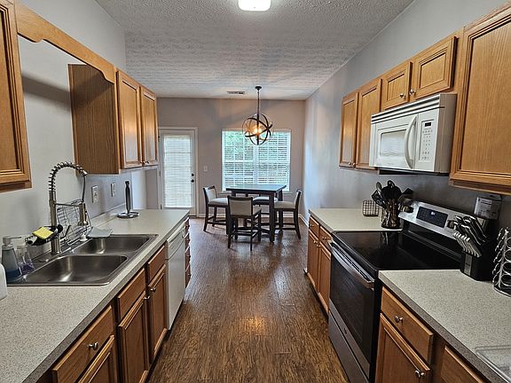 4th image of 311 Prescott Ct