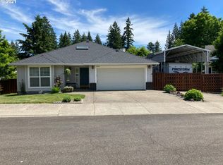 58700 Magnolia Cir, Saint Helens, OR 97051