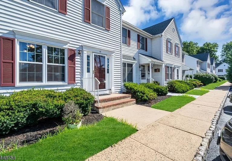 14 Giles Biondi Ct — Photo 2