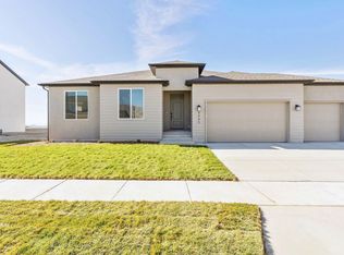 4945 N Topaz Dr, Eagle Mountain, UT 84005