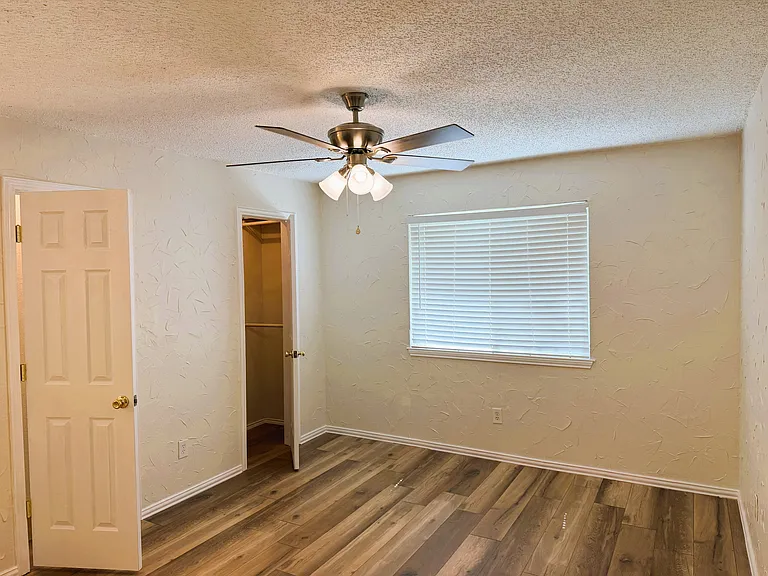 6406 Willow Springs Dr — Photo 5