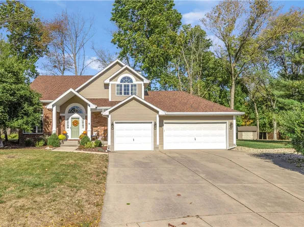 1120 Meadowview Dr, Decatur, IL 62526