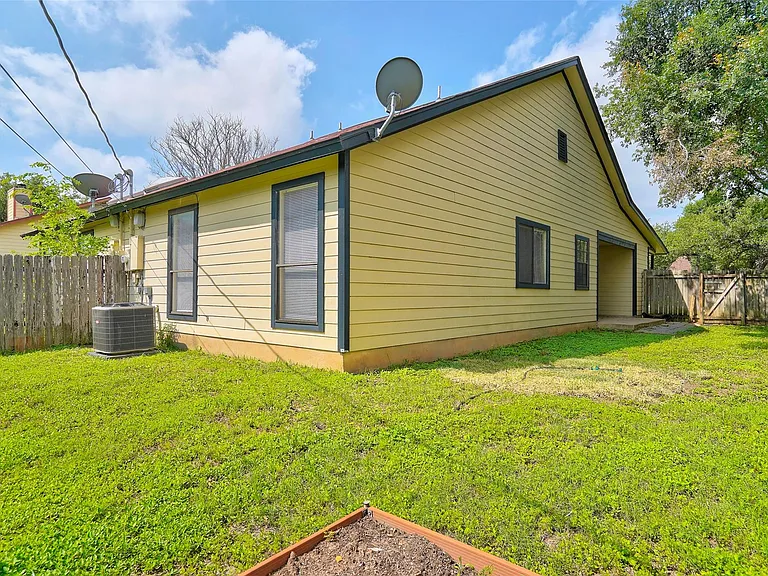 8704 Clearbrook Trl #A — Photo 28