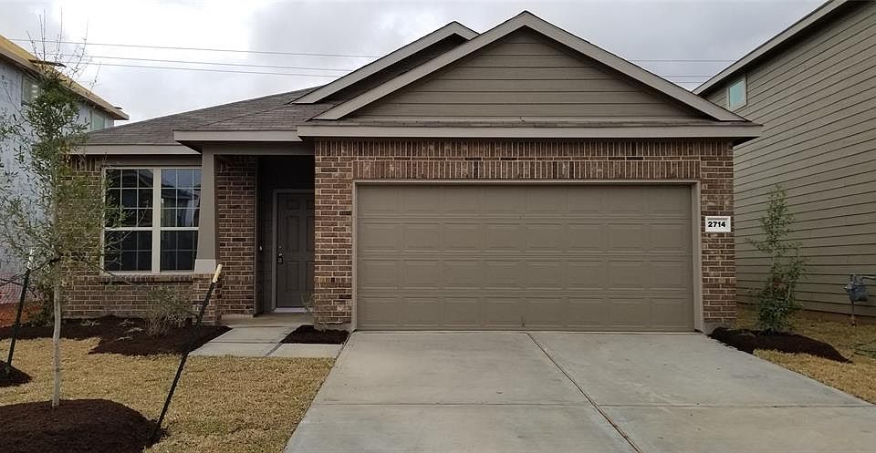 1st image of 2714 Summer Ln