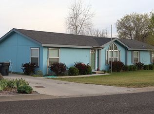 451 E Fulton St, Connell, WA 99326