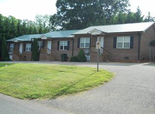 1566 3rd Street Dr NE, Hickory, NC 28601