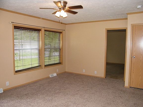 3rd image of 59550 Dushane Ave