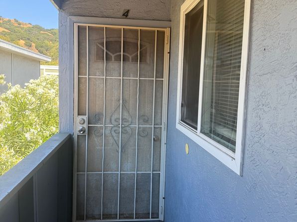 11818 Foothill Blvd #4