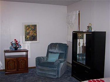 4th image of 929 Somerset Dr