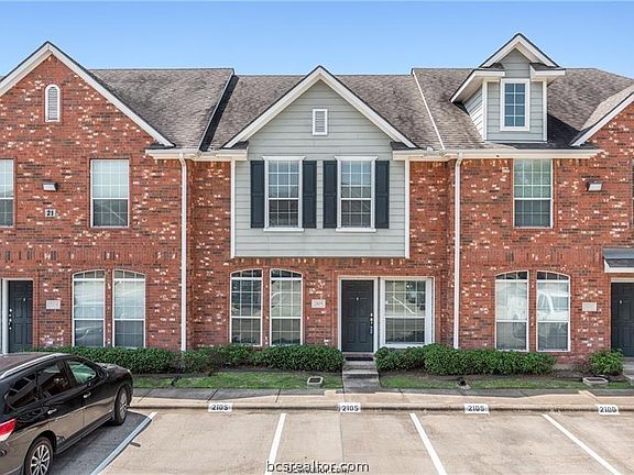 3rd image of 1001 Krenek Tap Rd APT 2105