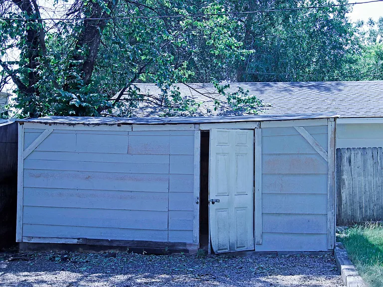 Shed